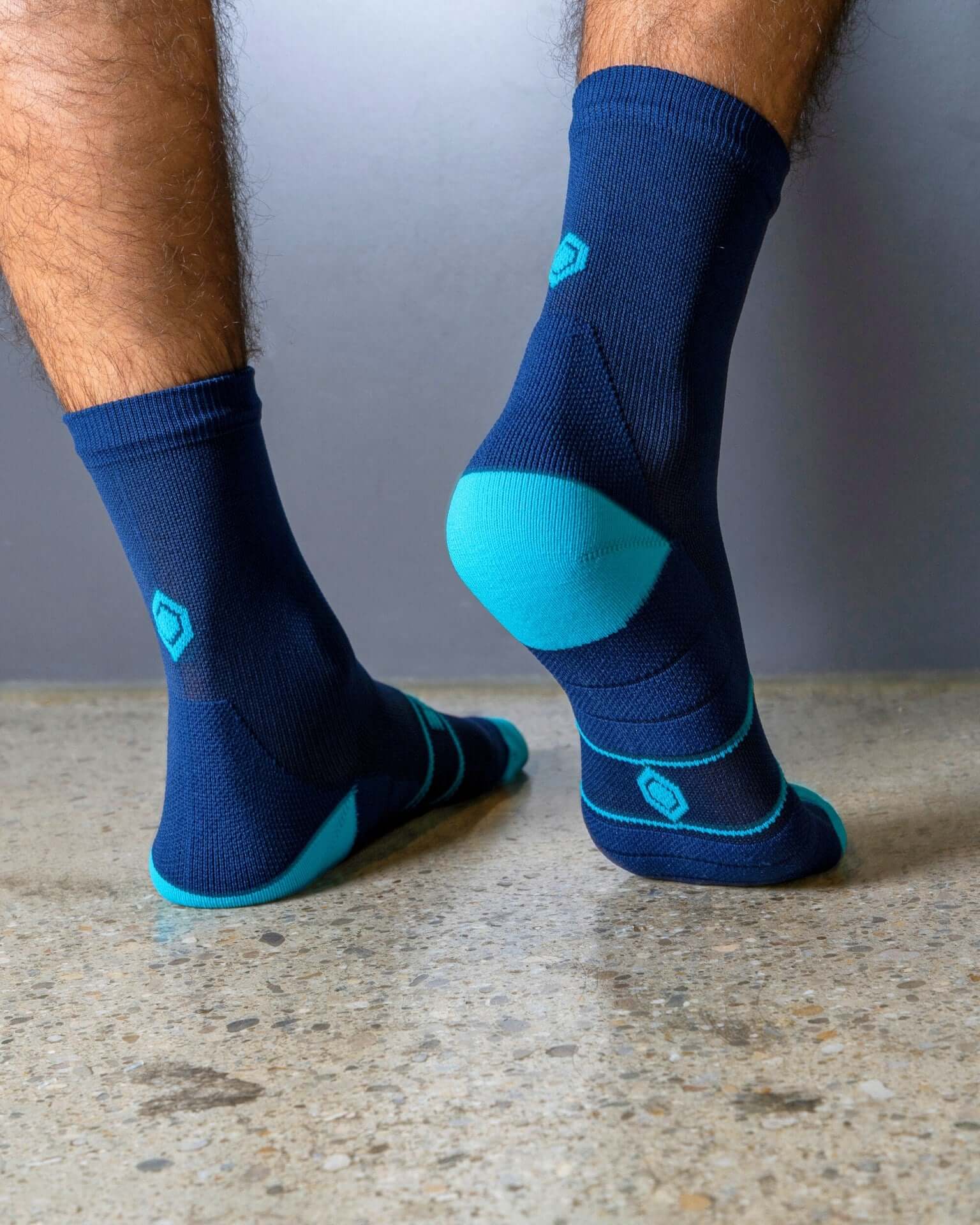  Sportsocken von 360SOX mit Kompression und mittlerer Länge 